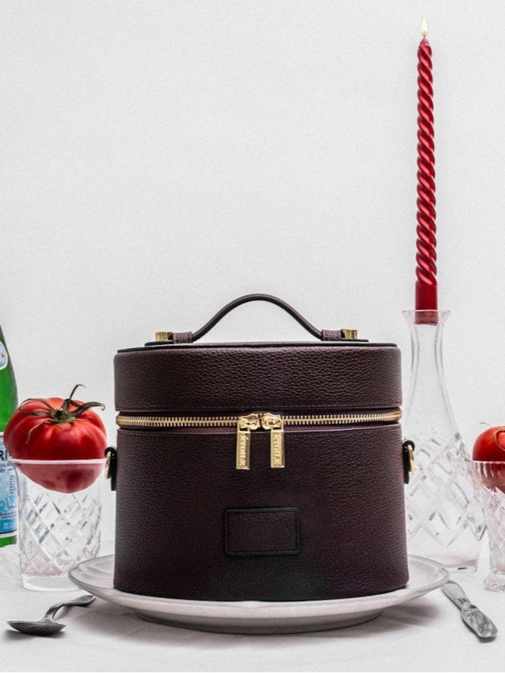 ETOILLE Oval Toiletry Case